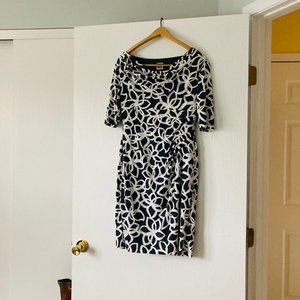 Anne Klein Gray and White Short Sleeve Dress